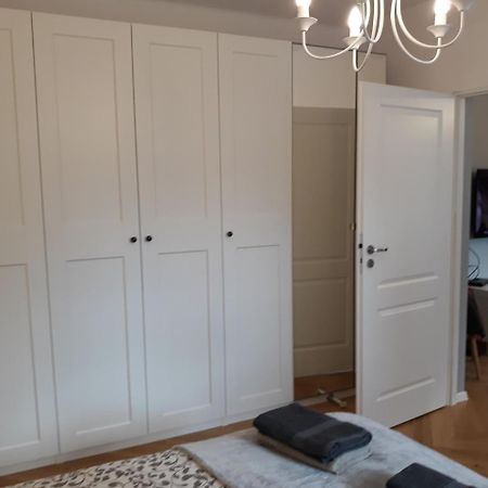 2 Bedroom City Center Apartment Katowice Esterno foto