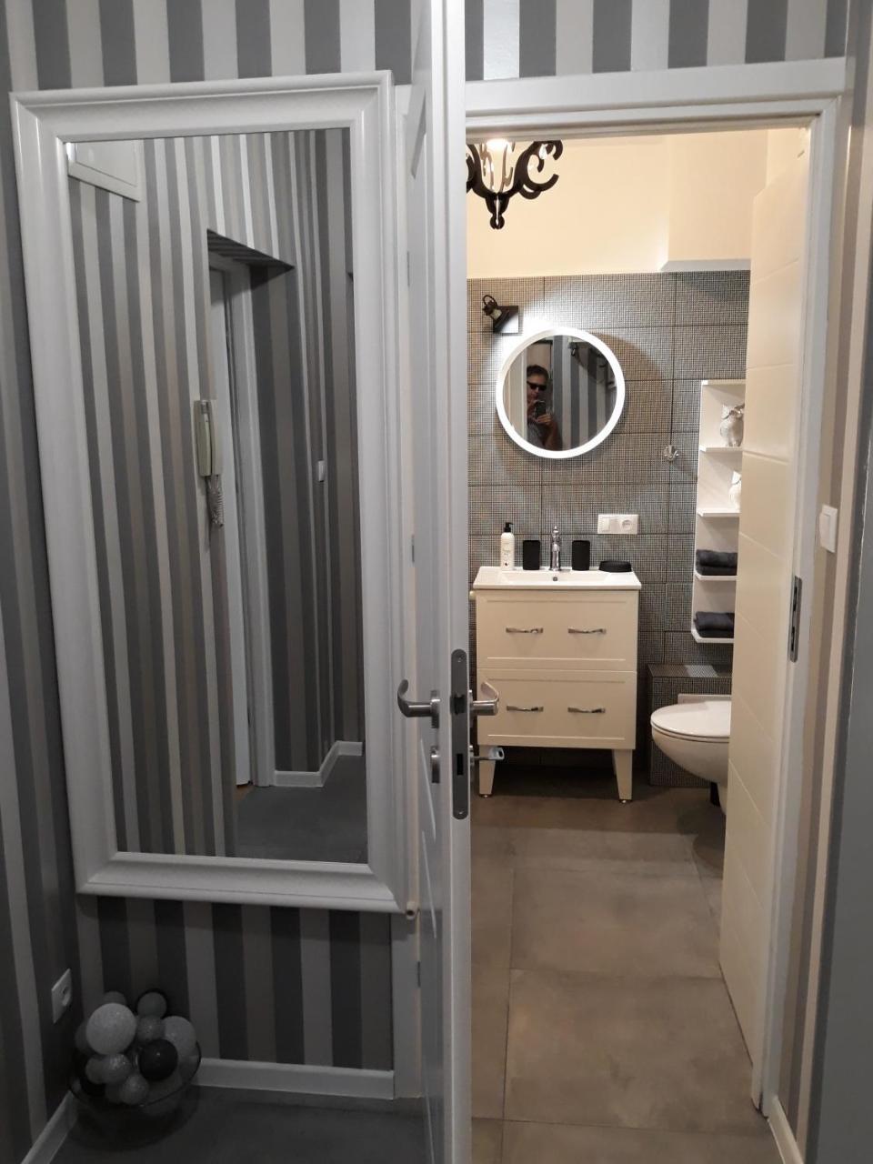 2 Bedroom City Center Apartment Katowice Esterno foto