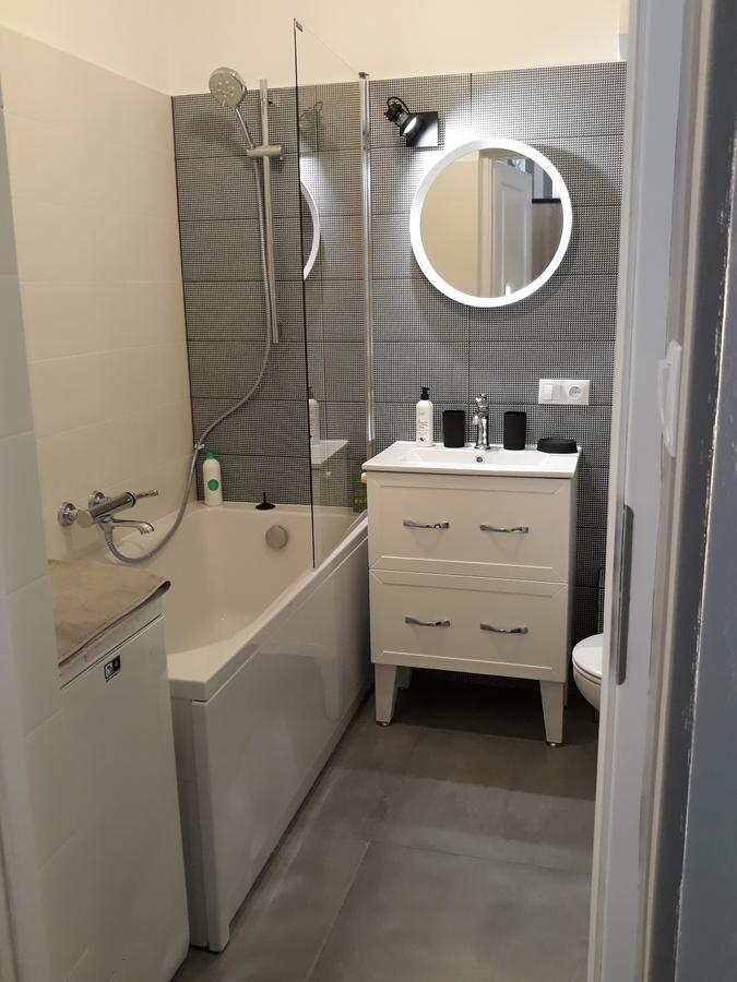 2 Bedroom City Center Apartment Katowice Esterno foto